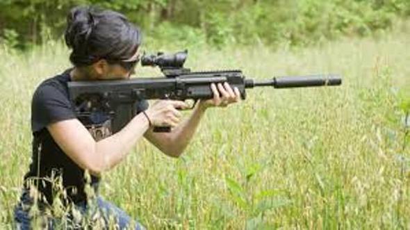 жінка-снайпер