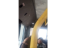 У чернівецькому тролейбусі №1 зі стелі на голови пасажирам ллється вода